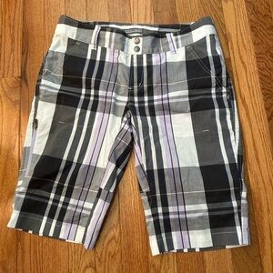 Women’s Columbia Black and White Bermudas Shorts Size 8